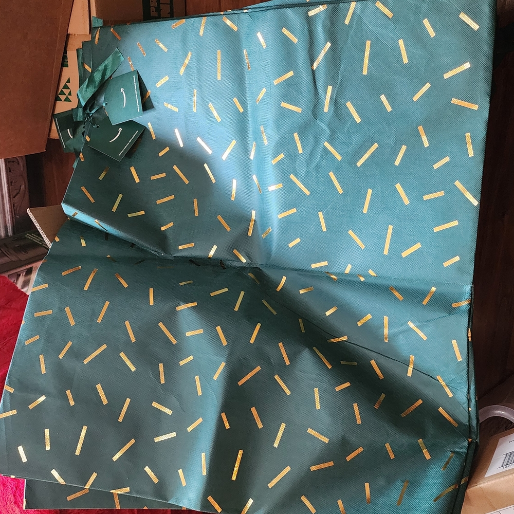 Amazon Green and Gold Storage Bag